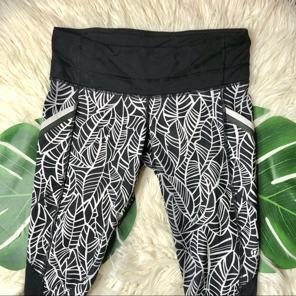 lululemon athletica crops - Picture 2 of 7